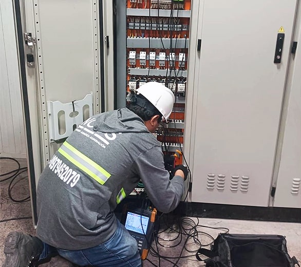 Personal de NOUS trabajando en territorio